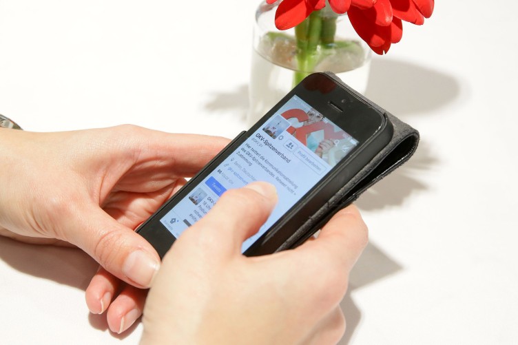 Smarthphone-Nutzung (Symbolbild)